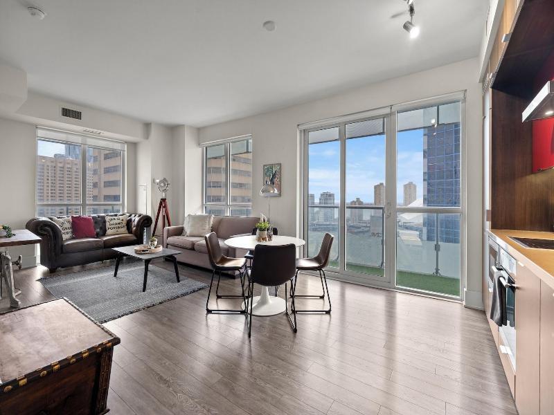 Modern Downtown Apartments — photo 54