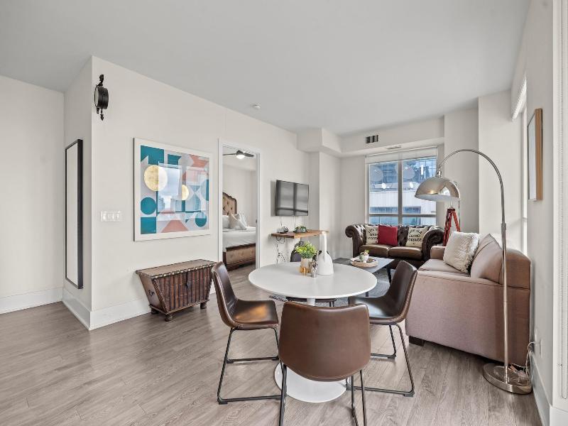 Modern Downtown Apartments — photo 45