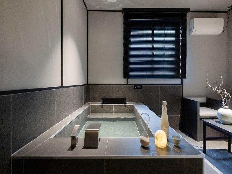 Daejeon Yuseong Nakwon Onsen Hotel image