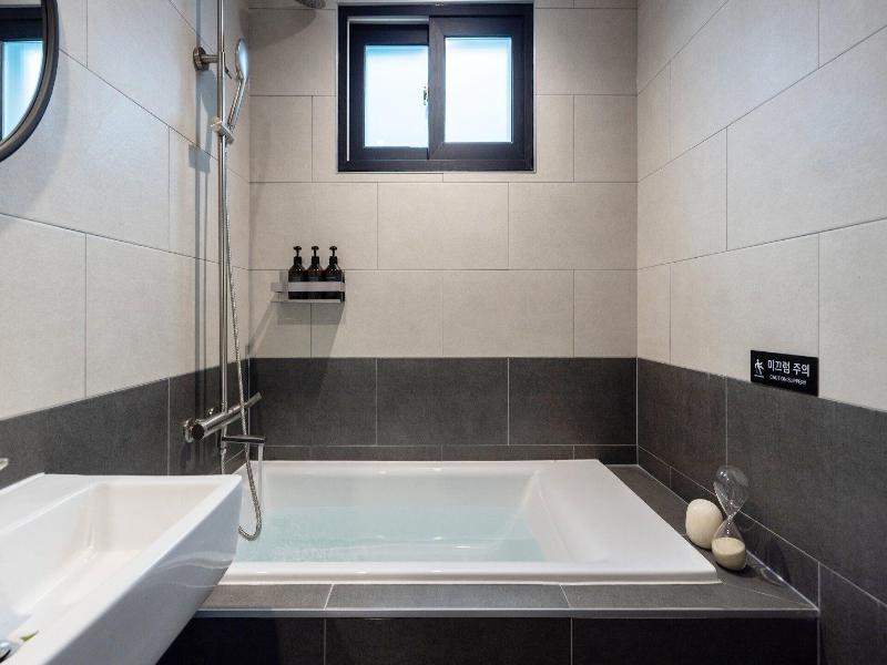 Daejeon Yuseong Nakwon Onsen Hotel image