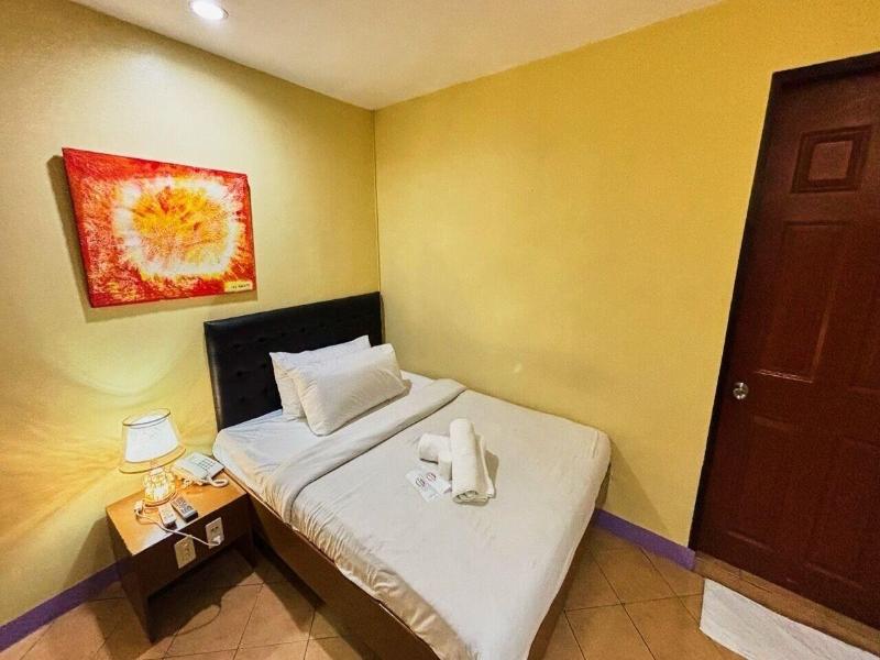 Comfy Inn Mabini Manila image