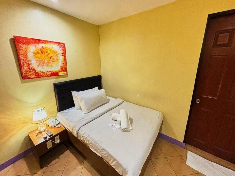 Comfy Inn Mabini Manila image