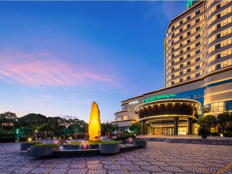 Holiday Inn Ningbo Beilun image