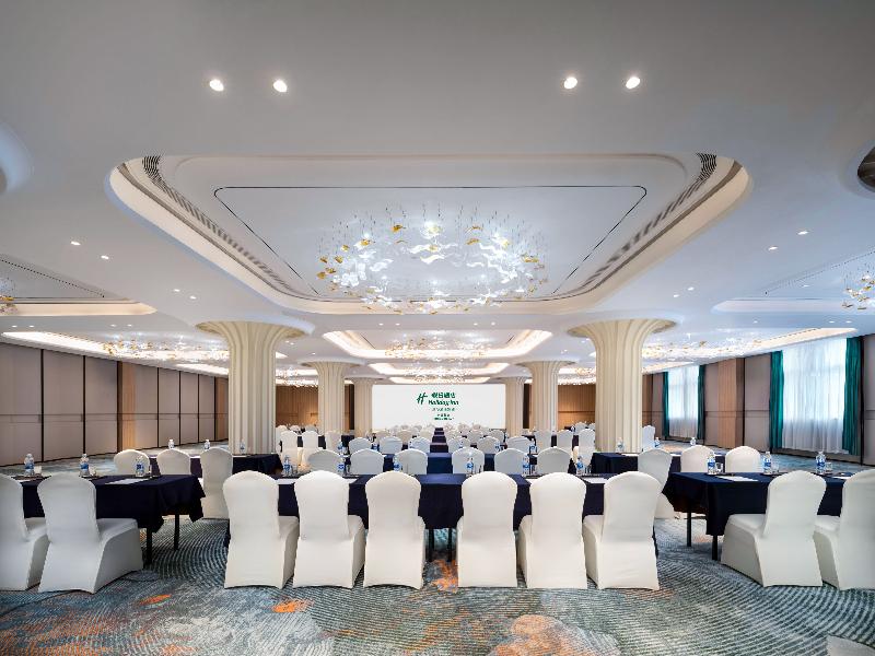 Holiday Inn Ningbo Beilun image