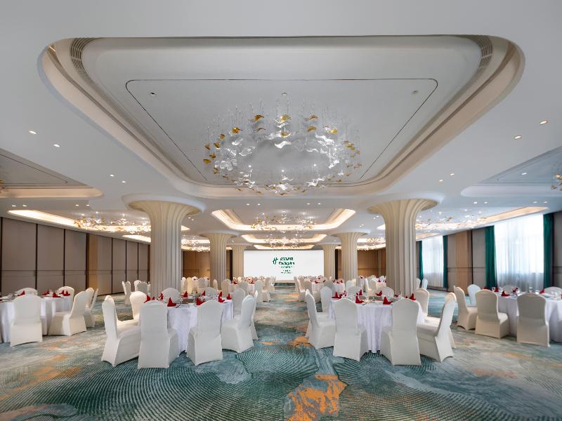 Holiday Inn Ningbo Beilun image