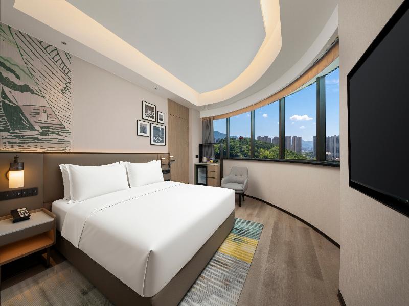 Holiday Inn Ningbo Beilun image