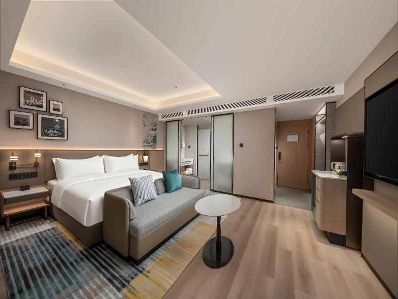 Holiday Inn Ningbo Beilun image