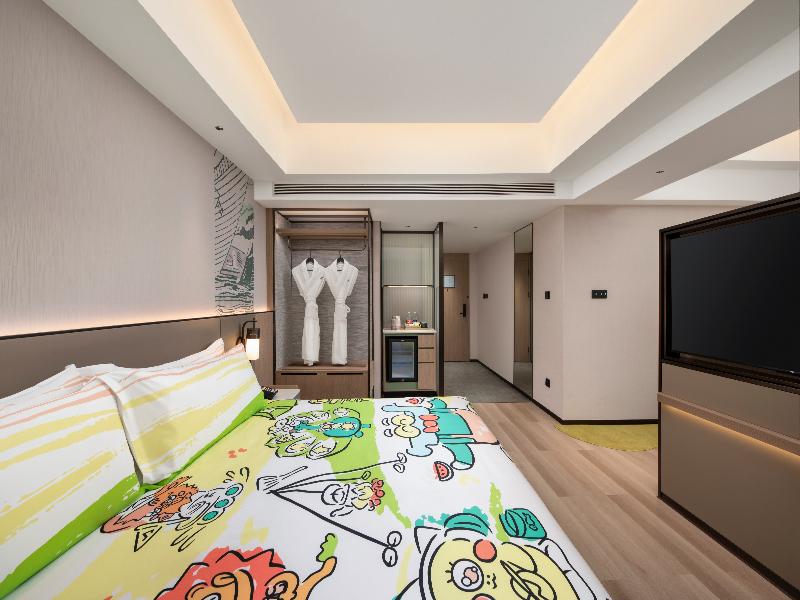 Holiday Inn Ningbo Beilun image
