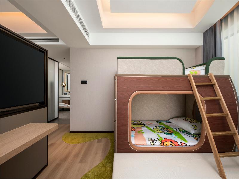 Holiday Inn Ningbo Beilun image