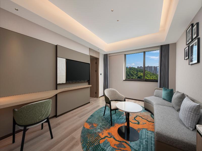 Holiday Inn Ningbo Beilun image