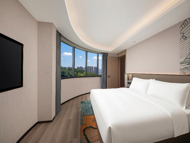 Holiday Inn Ningbo Beilun image