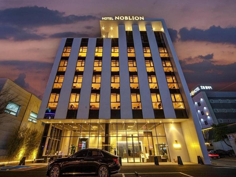 Hotel Noblion image
