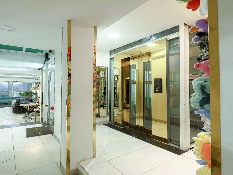 Le Vu Hotel image