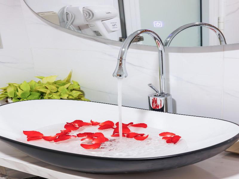 Le Vu Hotel image