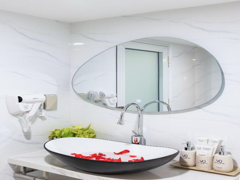 Le Vu Hotel image