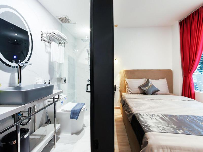 Le Vu Hotel image