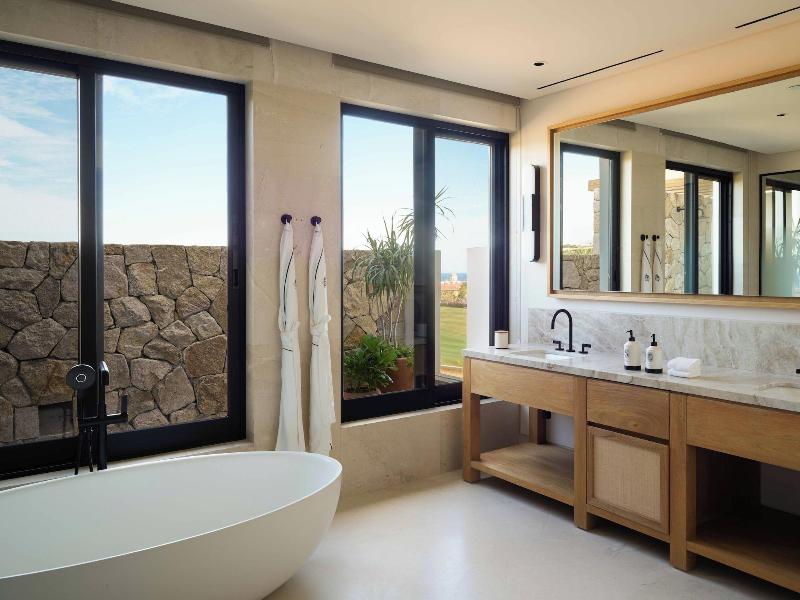 Four Seasons Resort Cabo Del Sol image