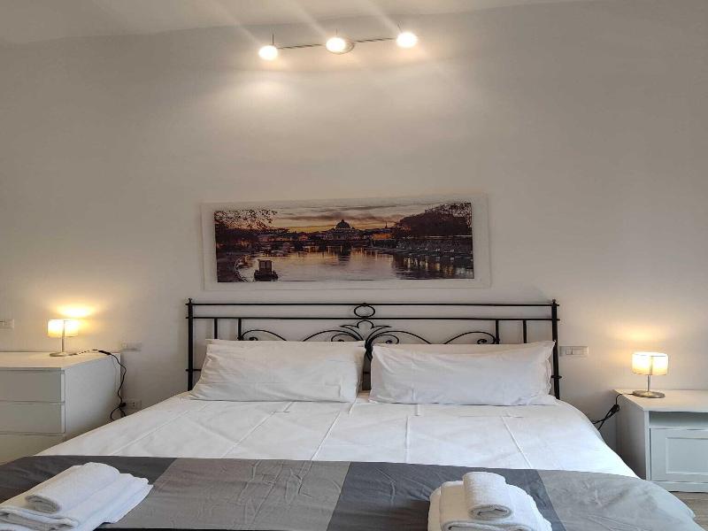 White King Rooms image