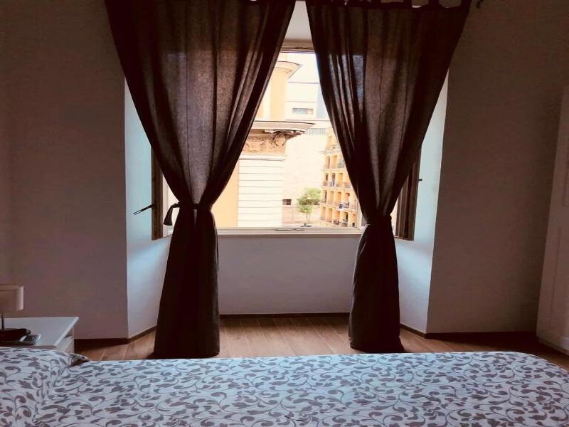 White King Rooms image