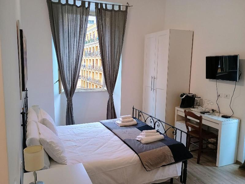 White King Rooms image