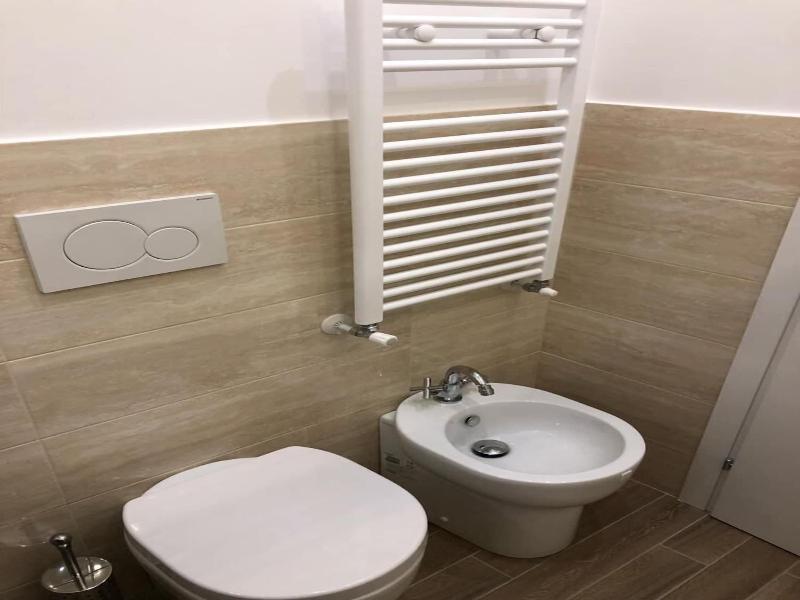 White King Rooms image