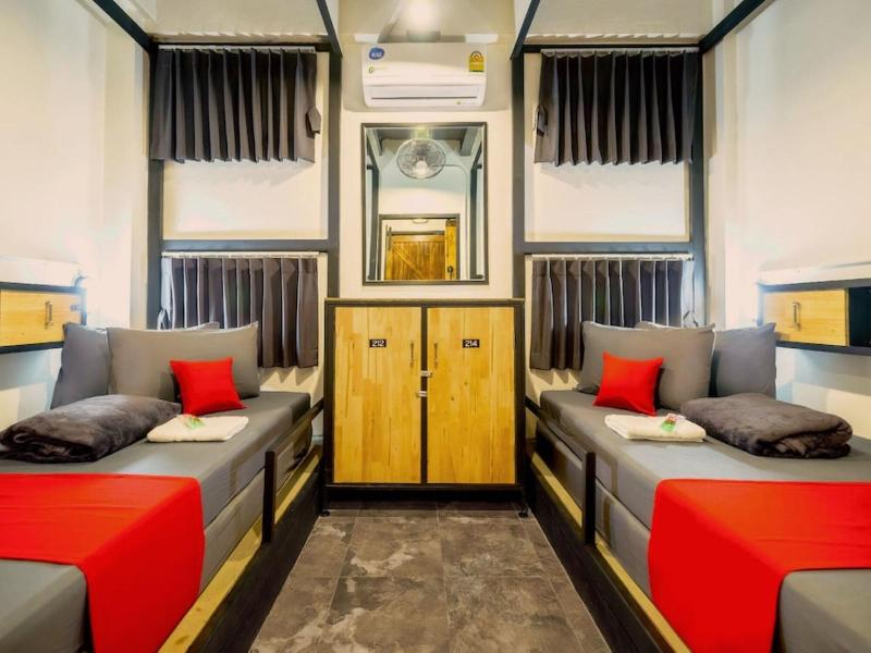 Episode 11 Hostel Sukhumvit image