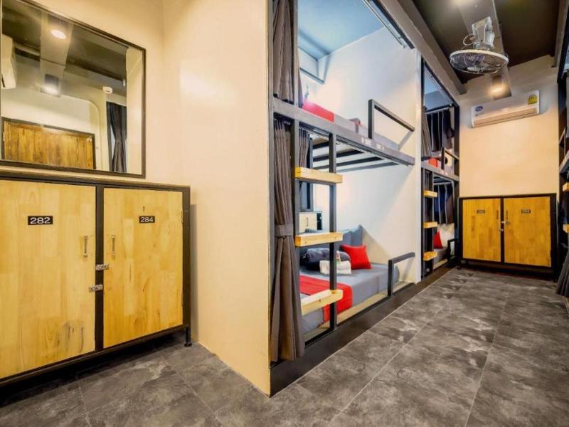 Episode 11 Hostel Sukhumvit image