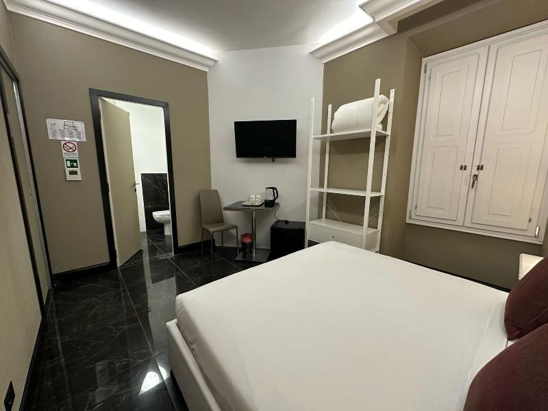 Bq House Colosseo Luxury Rooms image
