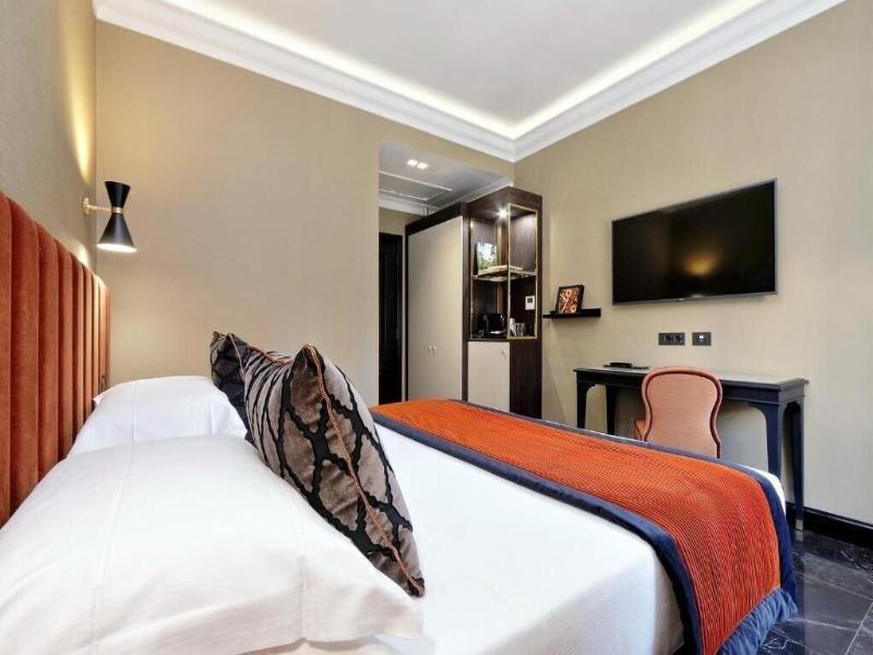 Bq House Colosseo Luxury Rooms image