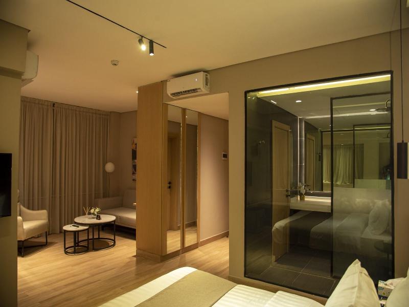 Vertigo Hotel image