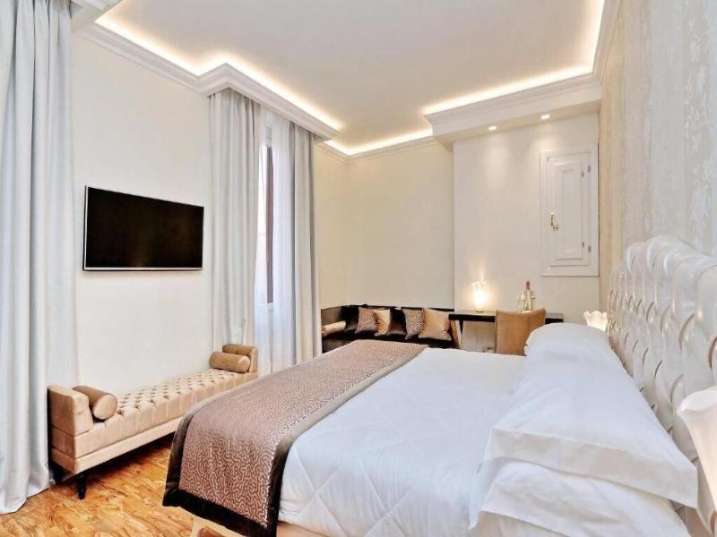 Bq House Colosseum Luxury Rooms image