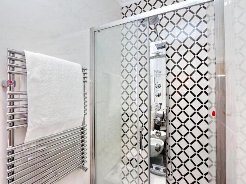 Bq House Colosseum Luxury Rooms image
