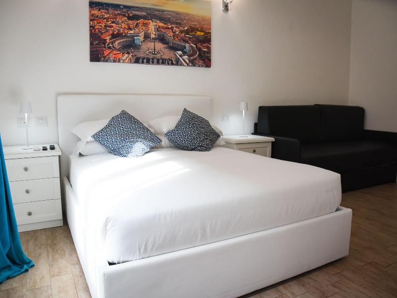Bq House Colosseum Luxury Rooms image