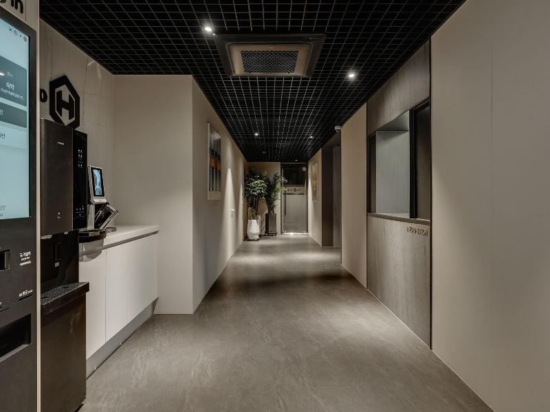 Two H Hotel image