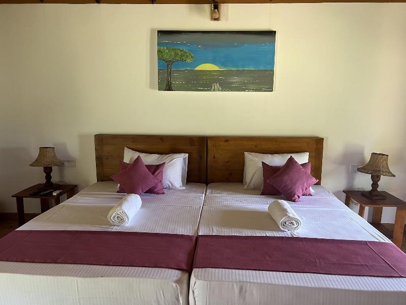 Saffron Lake Yala image