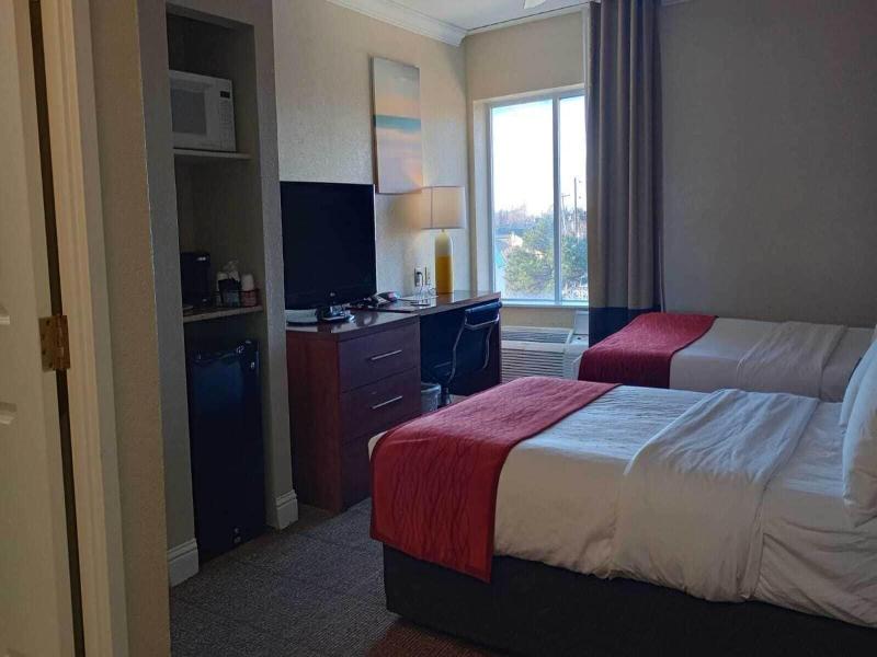 Samir Stay At Nw Expressway image