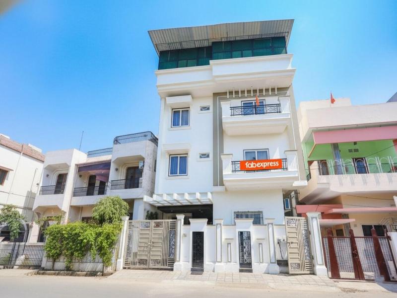 Fabexpress Aditya Guest House image