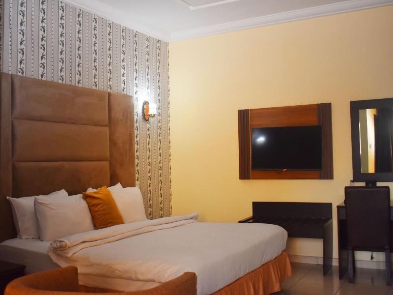 Davis Hotel & Suites image