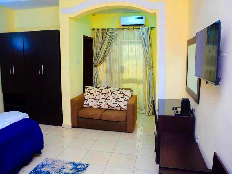 Davis Hotel & Suites image