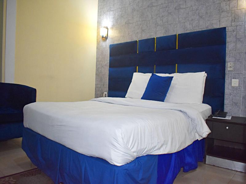 Davis Hotel & Suites image