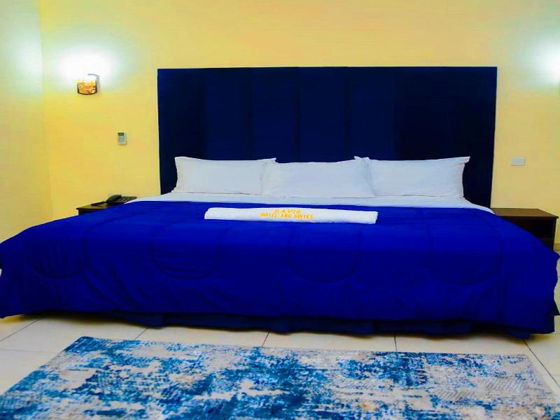 Davis Hotel & Suites image