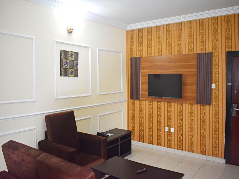 Davis Hotel & Suites image