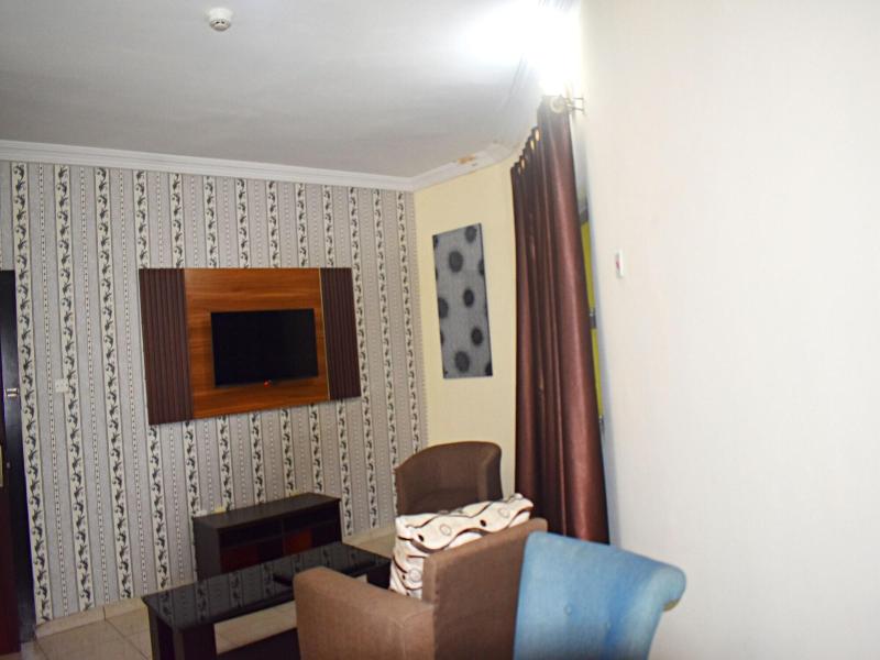 Davis Hotel & Suites image