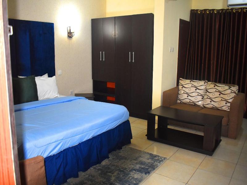 Davis Hotel & Suites image