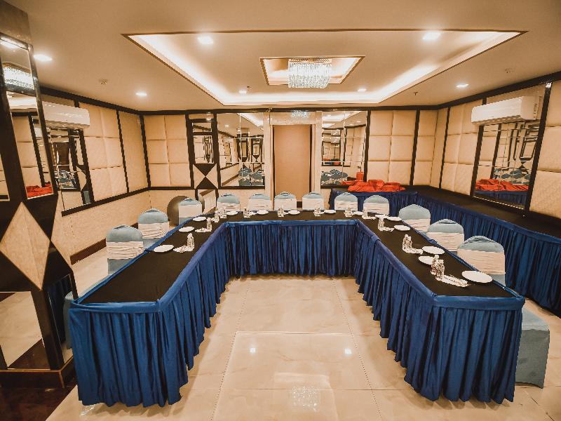KONARK GRAND HOTEL