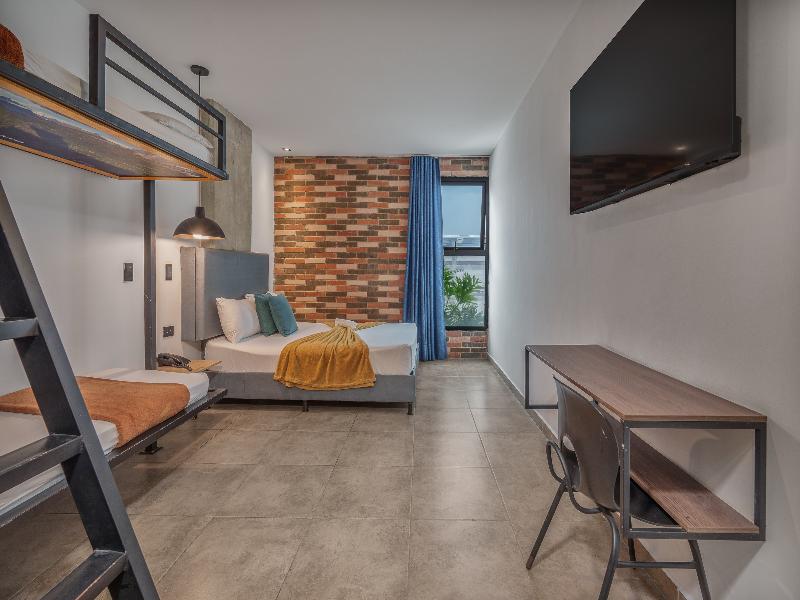Appartments Pool And Rooftop Downtown Hotel image