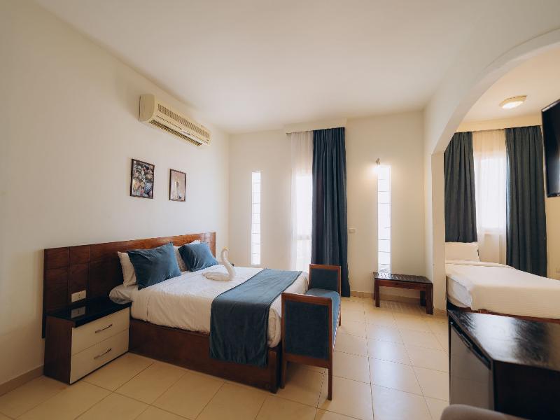 Fantasia Hotel image