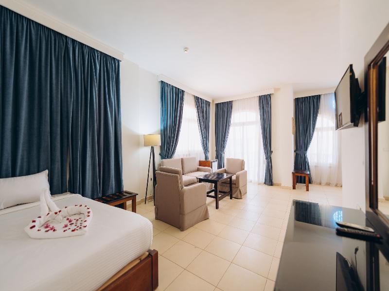 Fantasia Hotel image