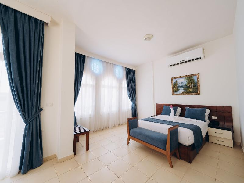Fantasia Hotel image