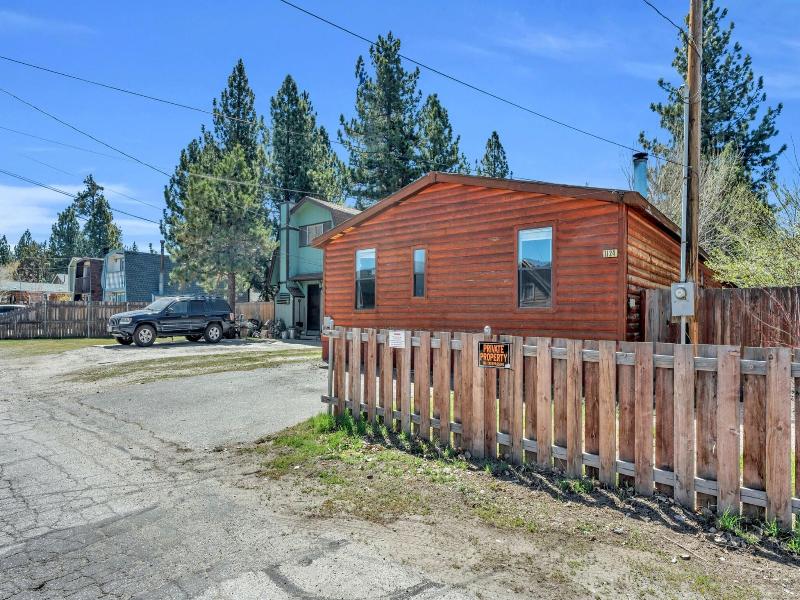 Country Club Chalet image